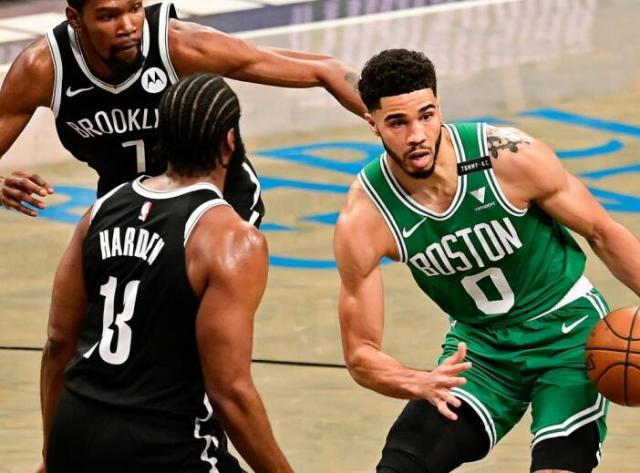 开云-塔图姆孤掌难鸣！绿军反击指望沃克还魂？